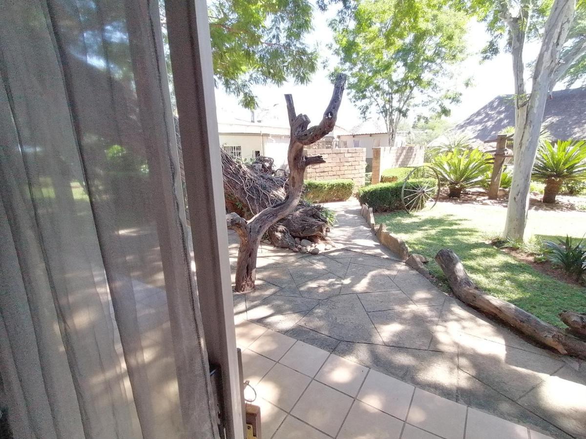 Guinea Feather Country Lodge & Spa Groblersdal Exterior foto